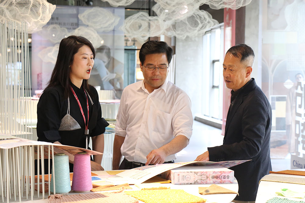 山東省商務(wù)廳領(lǐng)導(dǎo)帶領(lǐng)省市金融機(jī)構(gòu)來(lái)聯(lián)橋開(kāi)展“商務(wù)+金融”惠企宣講服務(wù)對(duì)接活動(dòng)