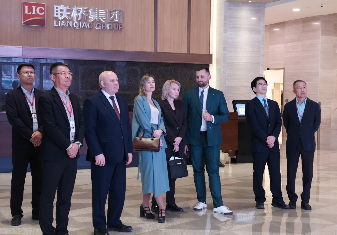 俄羅斯哈巴羅夫斯克市市長克拉夫丘克率代表團一行到訪山東聯橋集團