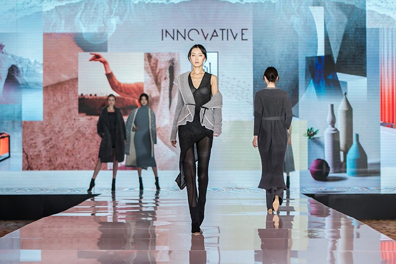 “創(chuàng)意 · 跨越 國家毛衫紗線資源共享平臺啟動儀式”在威海聯(lián)橋集團盛裝啟幕(圖28)