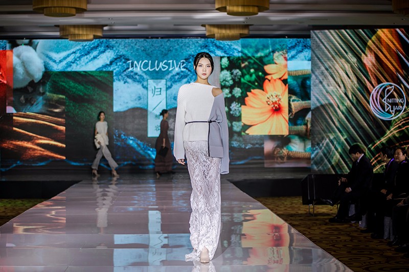 “創(chuàng)意 · 跨越 國家毛衫紗線資源共享平臺啟動儀式”在威海聯(lián)橋集團盛裝啟幕(圖44)